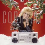 05-11-1983 Vanessa, Connie Breukhoven at studio in Amsterdam.

[keywords]Posed, Eyecontact, Smiling, Snow, Radio, Christmas[/keywords]